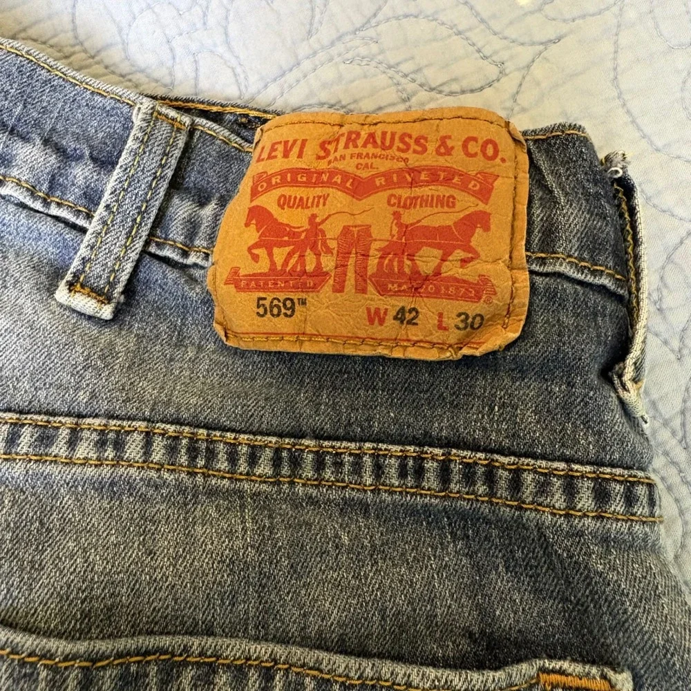 Levis 569 Loose Straight Fit Jeans Mens 42x30 Blue Denim Medium Wash 00569-0386